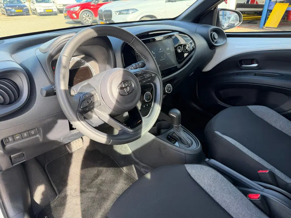 Toyota Aygo X 1.0 VVT-i S-CVT Play Automaat (BOVAG uit 2026, foto 12