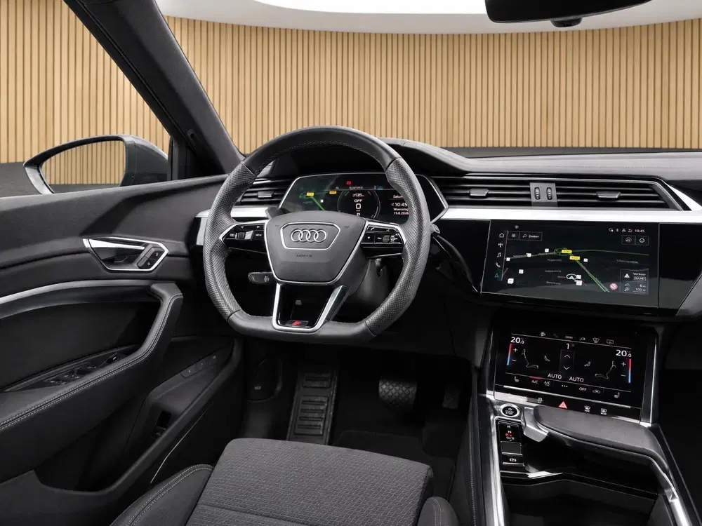 Audi e-tron 55 quattro Advanced S Line 95 kWh uit 2023, foto 4