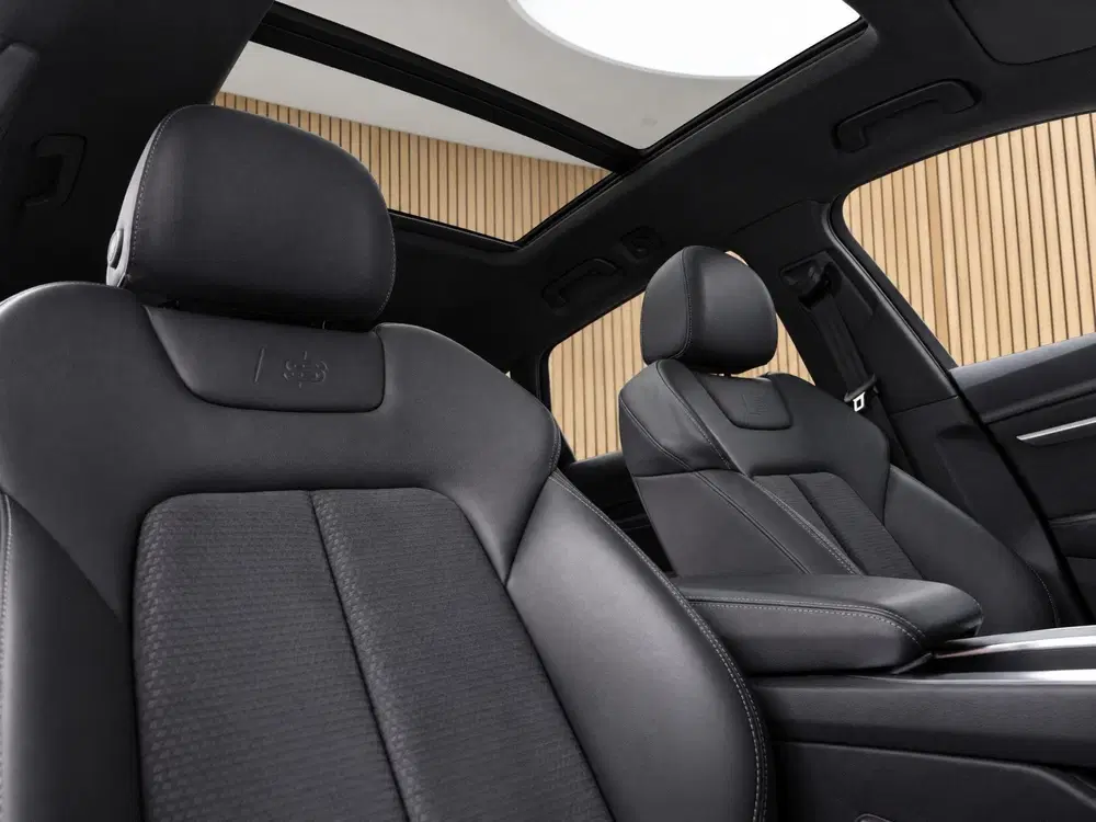 Audi e-tron 55 quattro Advanced S Line 95 kWh uit 2023, foto 5