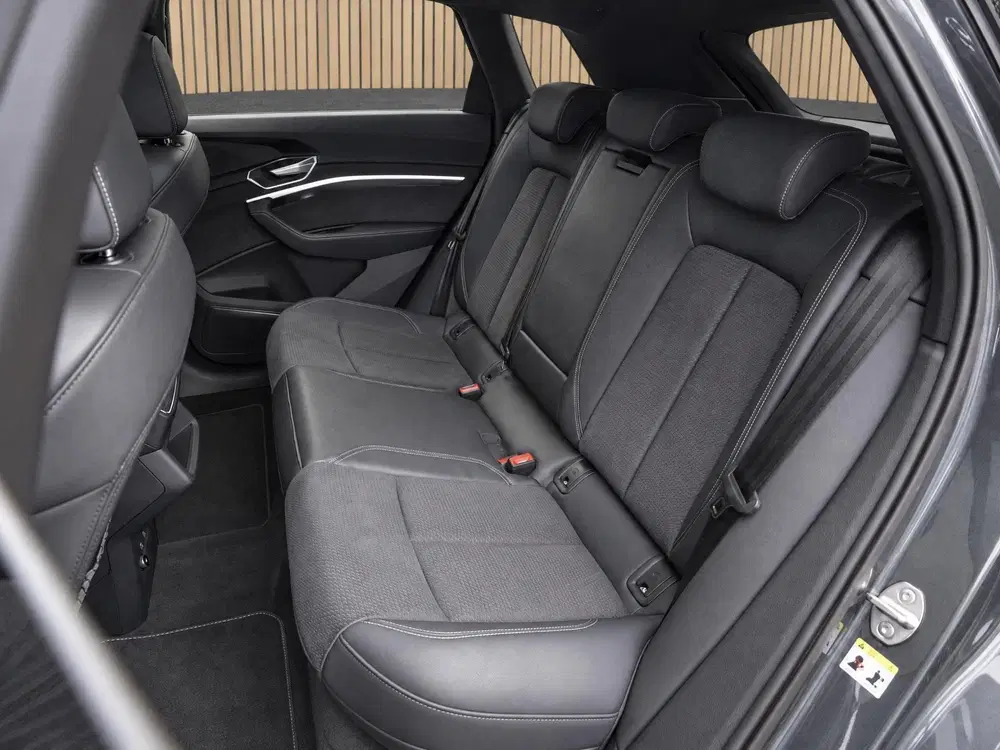 Audi e-tron 55 quattro Advanced S Line 95 kWh uit 2023, foto 9