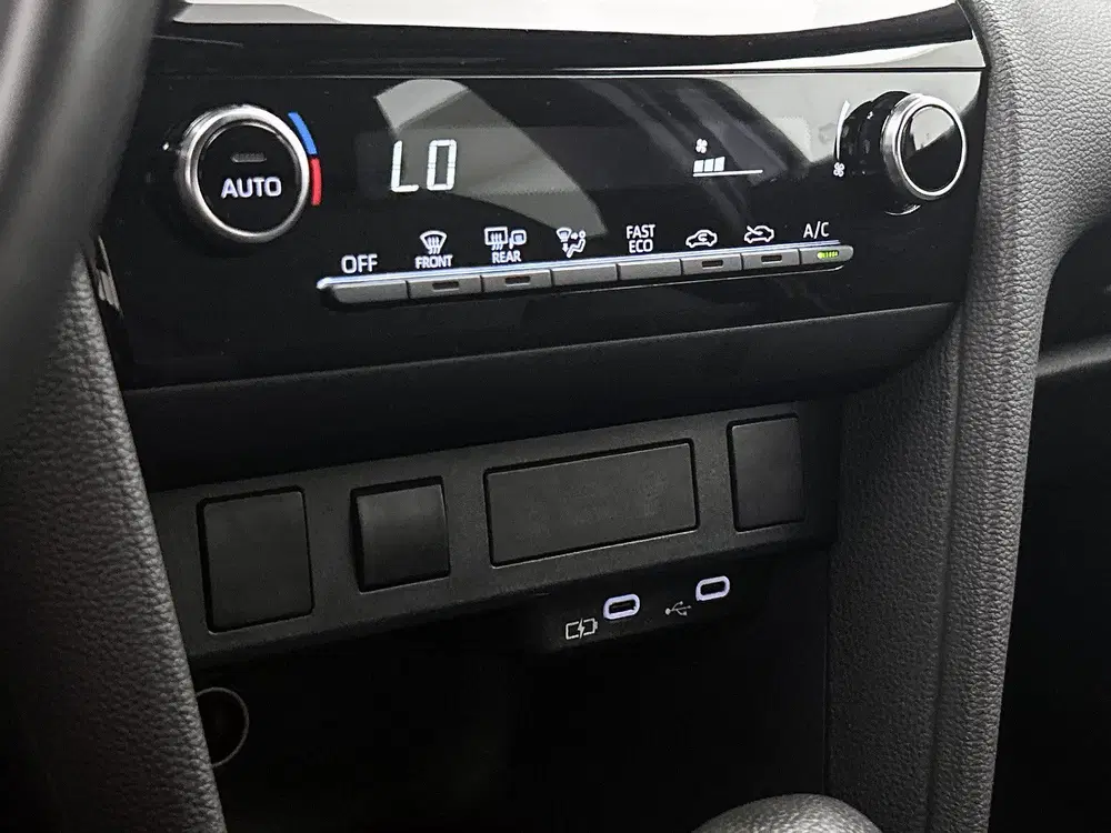 Toyota Yaris Cross 1.5 Hybrid 115 First Edition uit 2025, foto 10