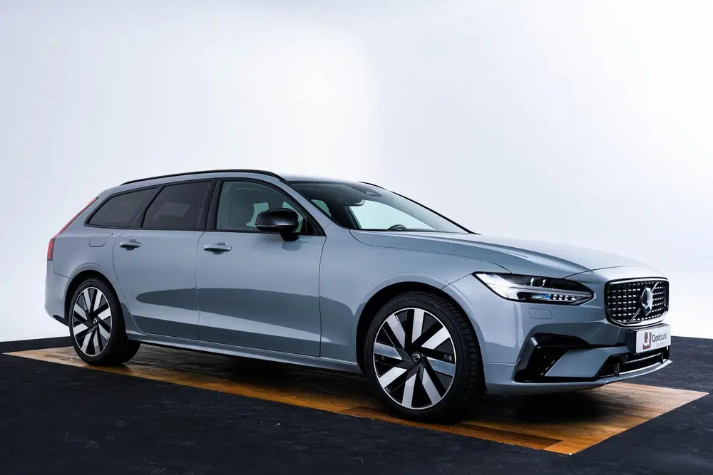 Volvo V90 2.0 T6 Plug-in hybrid AWD Plus Dark Trekha uit 2023, foto 15