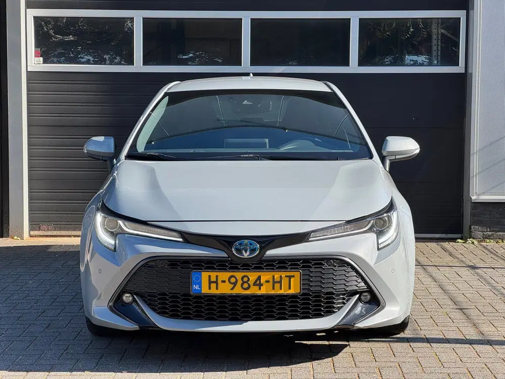 Toyota Corolla 2.0 Hybrid First Edition Camera uit 2019, foto 2