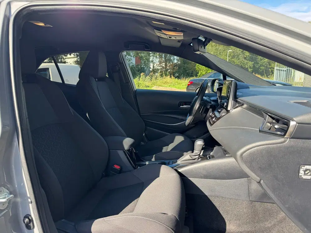 Toyota Corolla 2.0 Hybrid First Edition Camera uit 2019, foto 8