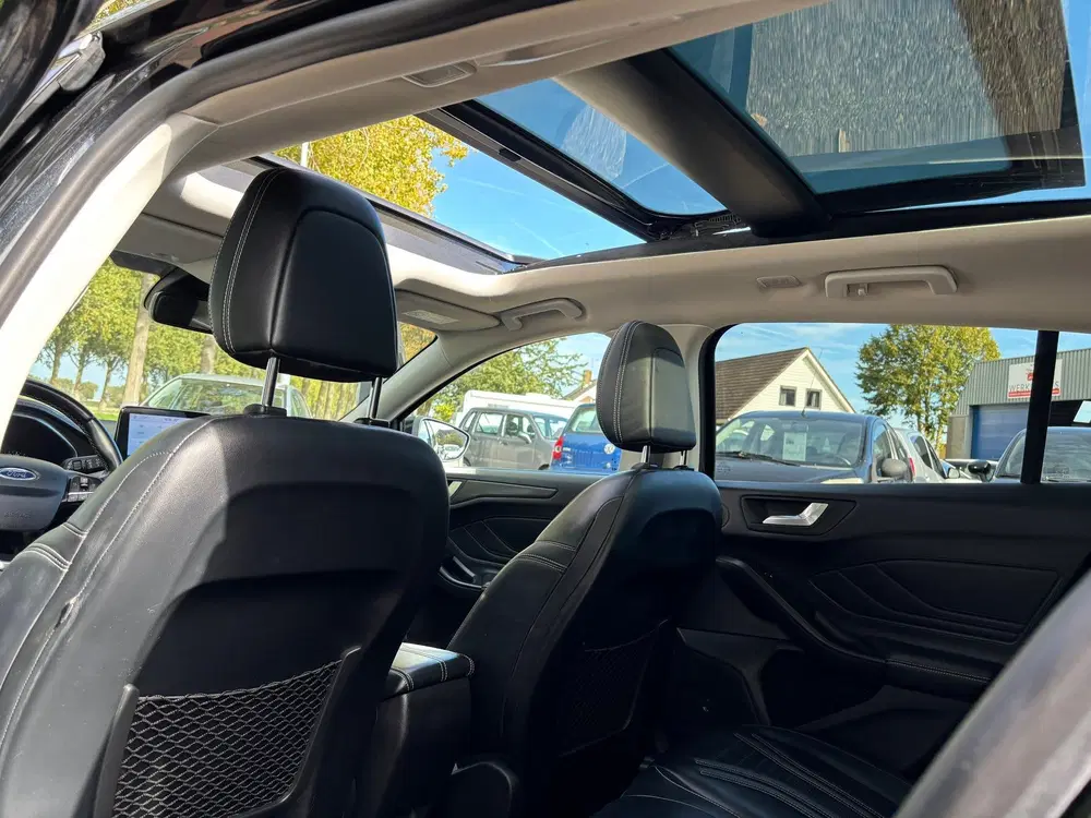 Ford Focus 1.5 EcoBoost Vignale. Full Option uit 2020, foto 9