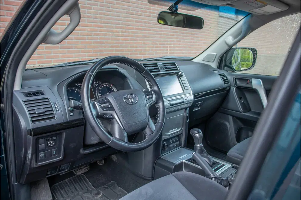 Toyota Land Cruiser 2.8 D-4D-F Blind Van uit 2021, foto 2