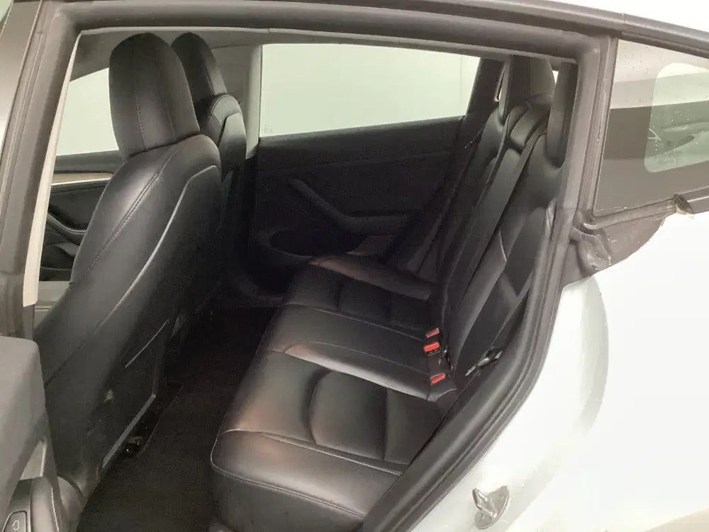 Tesla Model 3 uit 2021, foto 10