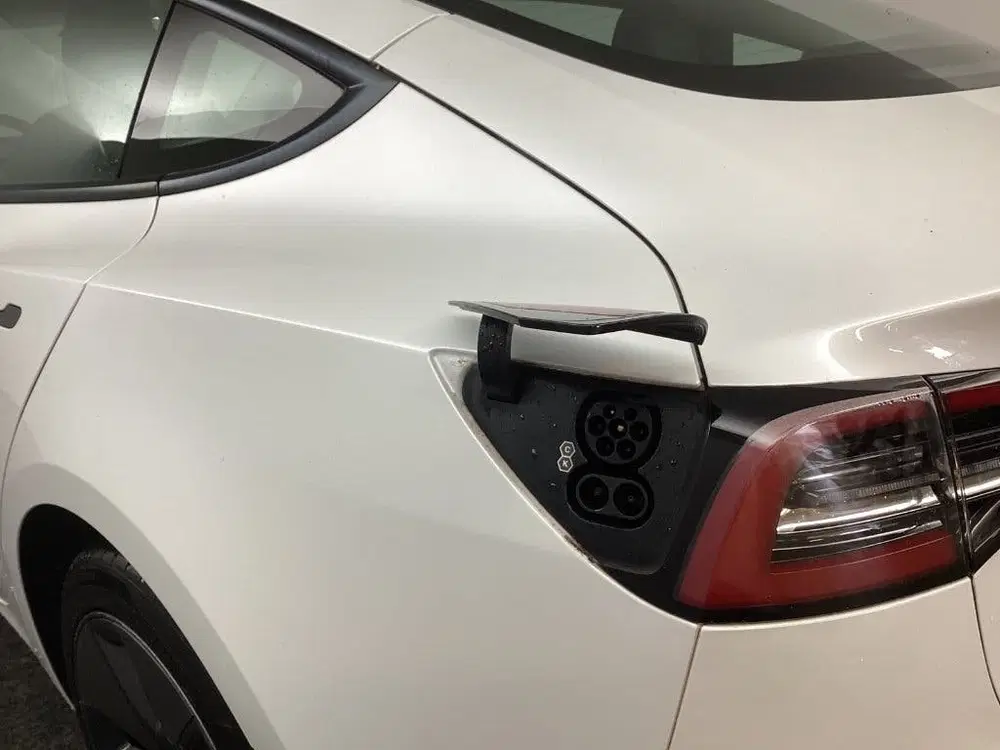 Tesla Model 3 uit 2021, foto 12