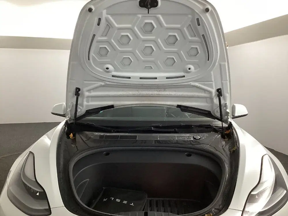 Tesla Model 3 uit 2021, foto 14