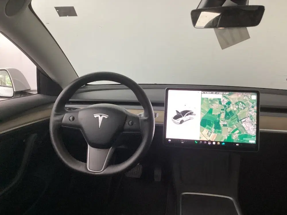 Tesla Model 3 uit 2021, foto 7
