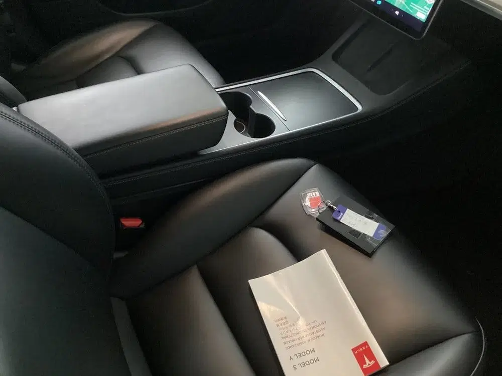 Tesla Model 3 uit 2021, foto 9