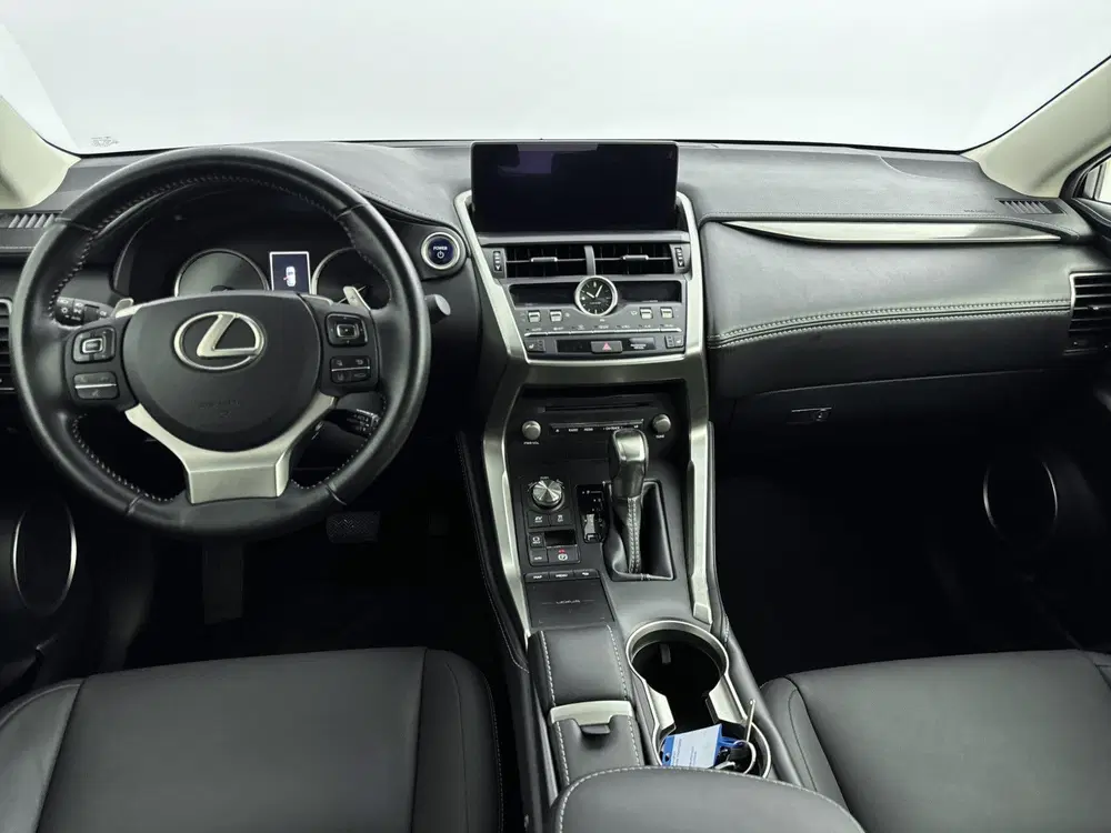Lexus NX 300h AWD Business Line Pro uit 2020, foto 8