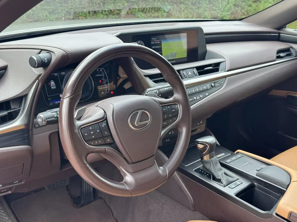 Lexus ES 300h DEALER ONDERHOUDEN *Nette Auto* uit 2020, foto 2