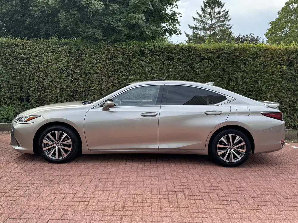 Lexus ES 300h DEALER ONDERHOUDEN *Nette Auto* uit 2020, foto 9