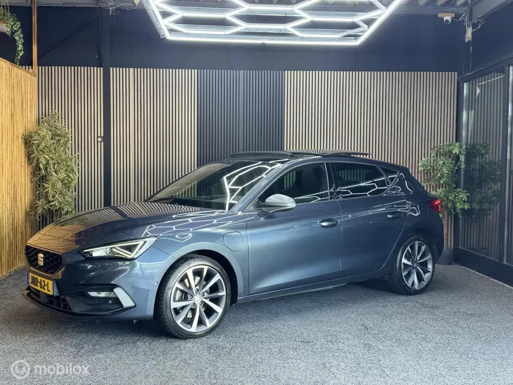 SEAT Leon 1.4 TSI eHybrid FR uit 2021, foto 2