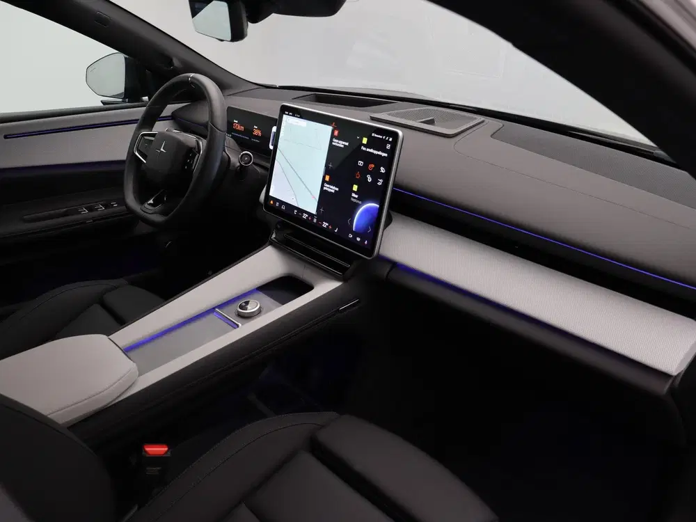 Polestar 4 Long Range Single motor 100 kWh uit 2024, foto 13