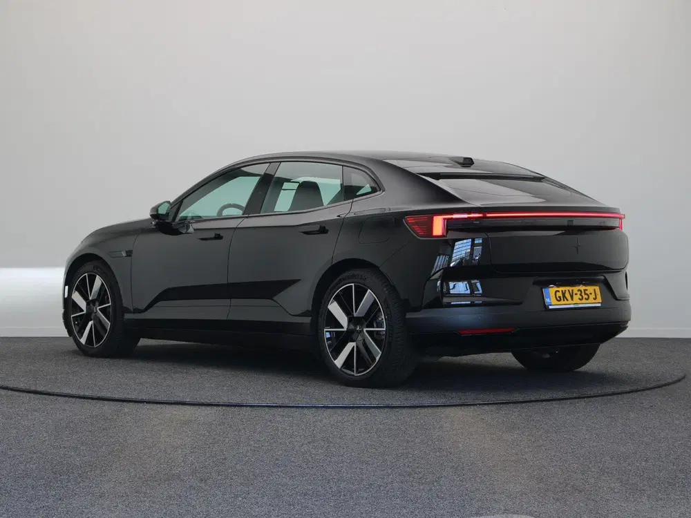 Polestar 4 Long Range Single motor 100 kWh uit 2024, foto 2