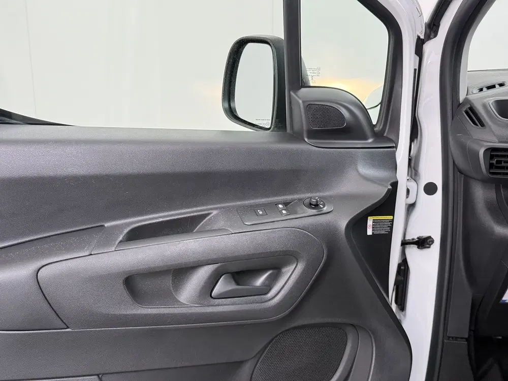 Peugeot Partner 1.2 PureTech BPM VRIJ BENZINE Navi uit 2021, foto 15