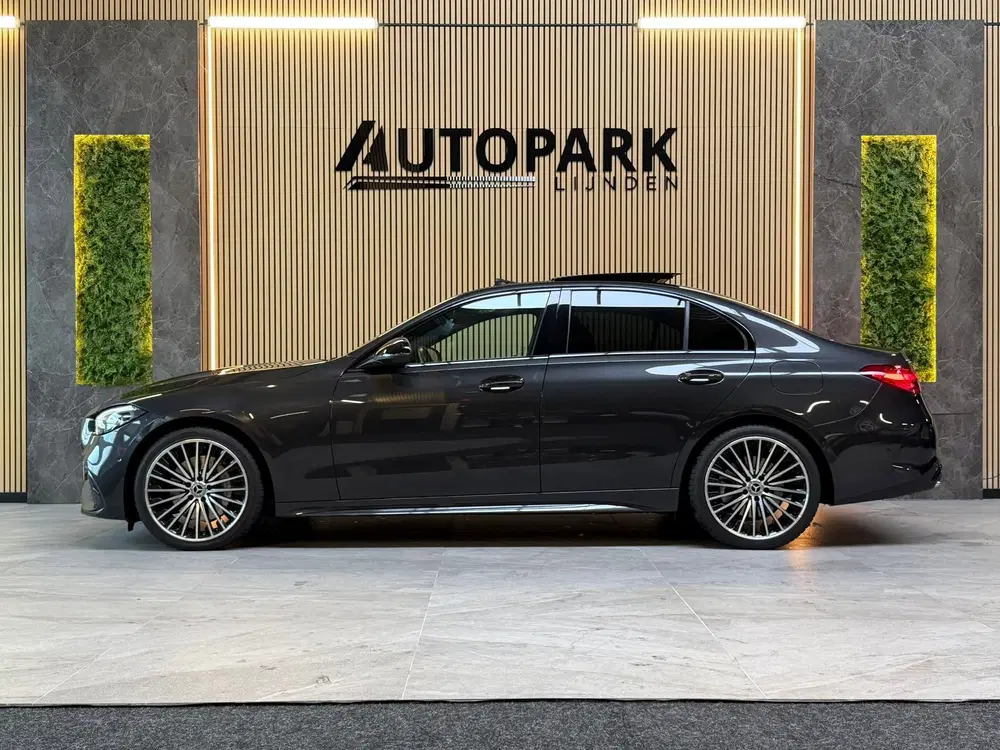 Mercedes-Benz C-Klasse 300 e AMG LINE uit 2022, foto 3
