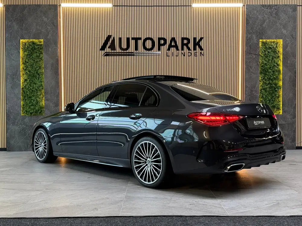 Mercedes-Benz C-Klasse 300 e AMG LINE uit 2022, foto 4
