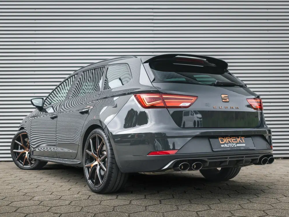 SEAT Leon 2.0 TSI CUPRA R 4DRIVE BLACKNESS GREY CARB uit 2019, foto 3