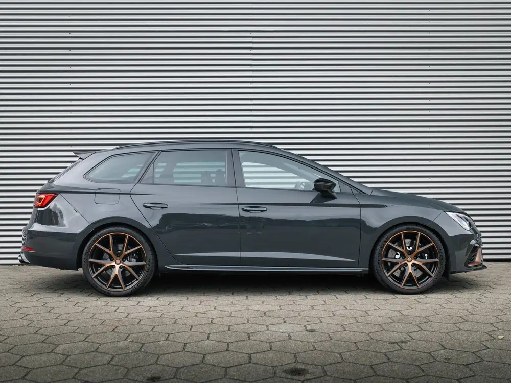 SEAT Leon 2.0 TSI CUPRA R 4DRIVE BLACKNESS GREY CARB uit 2019, foto 6