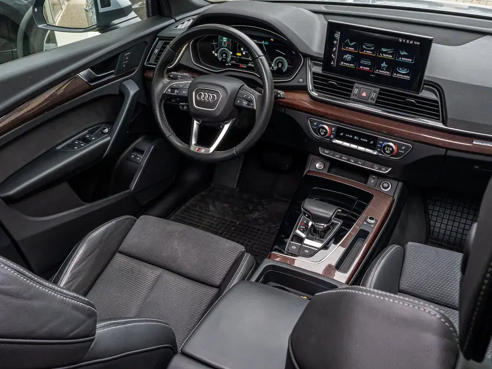 Audi Q5 55 TFSI e S-Line PANO 21 INCH CARBON 360 C uit 2021, foto 2