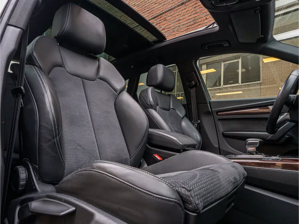 Audi Q5 55 TFSI e S-Line PANO 21 INCH CARBON 360 C uit 2021, foto 4