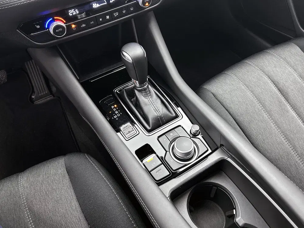 Mazda 6 2.0 SkyActiv-G 165 Centre-Line Automaat uit 2024, foto 11