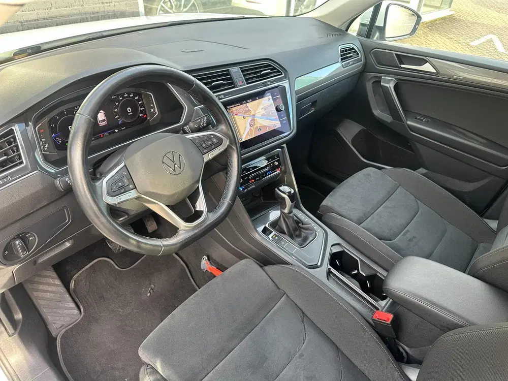 Volkswagen Tiguan Allspace 1.5 TSI Life Business uit 2023, foto 15