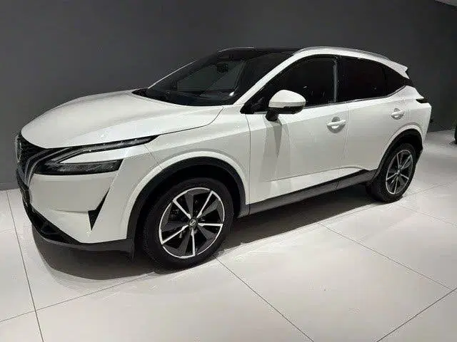 Nissan Qashqai 1.3 Mild-Hybrid 140pk Tekna PANO uit 2021, foto 2