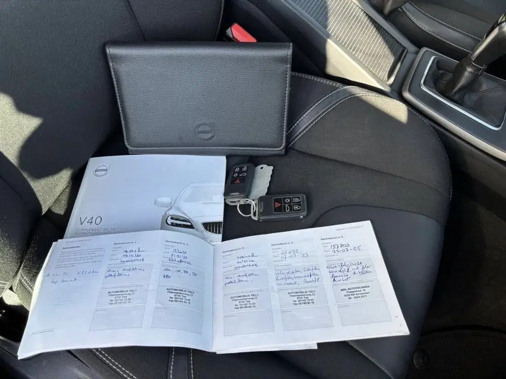 Volvo V40 2.0 D2 Inscription uit 2019, foto 10