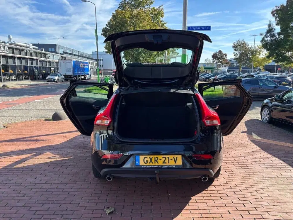 Volvo V40 2.0 D2 Inscription uit 2019, foto 8