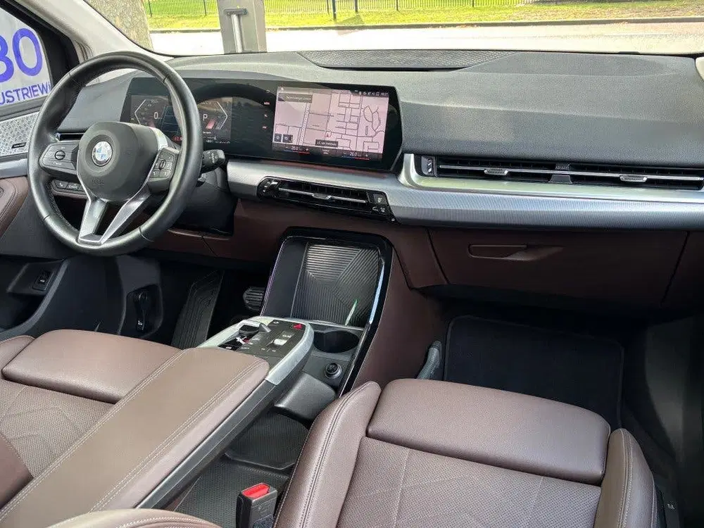BMW 2-serie ACTIVE TOURER 220i 170pk Mild Hybrid Luxur uit 2023, foto 2