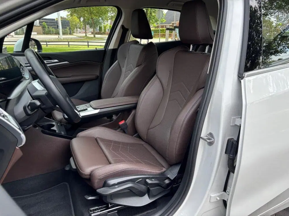 BMW 2-serie ACTIVE TOURER 220i 170pk Mild Hybrid Luxur uit 2023, foto 6