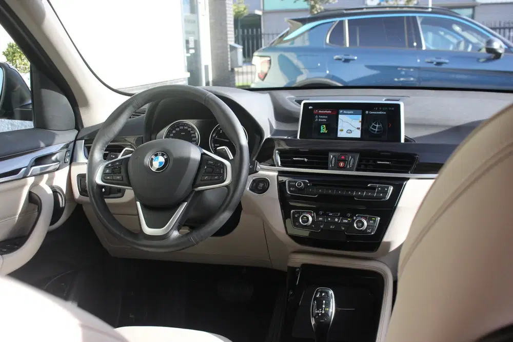 BMW X1 sDrive20i High Executive uit 2019, foto 3