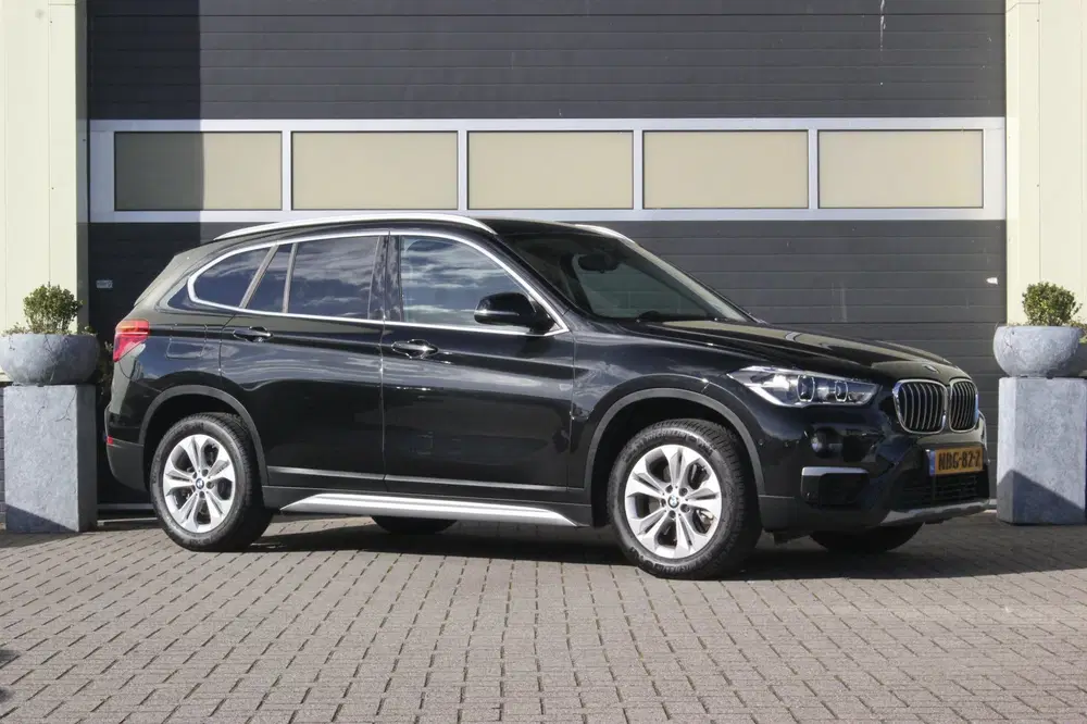 BMW X1 sDrive20i High Executive uit 2019, foto 4