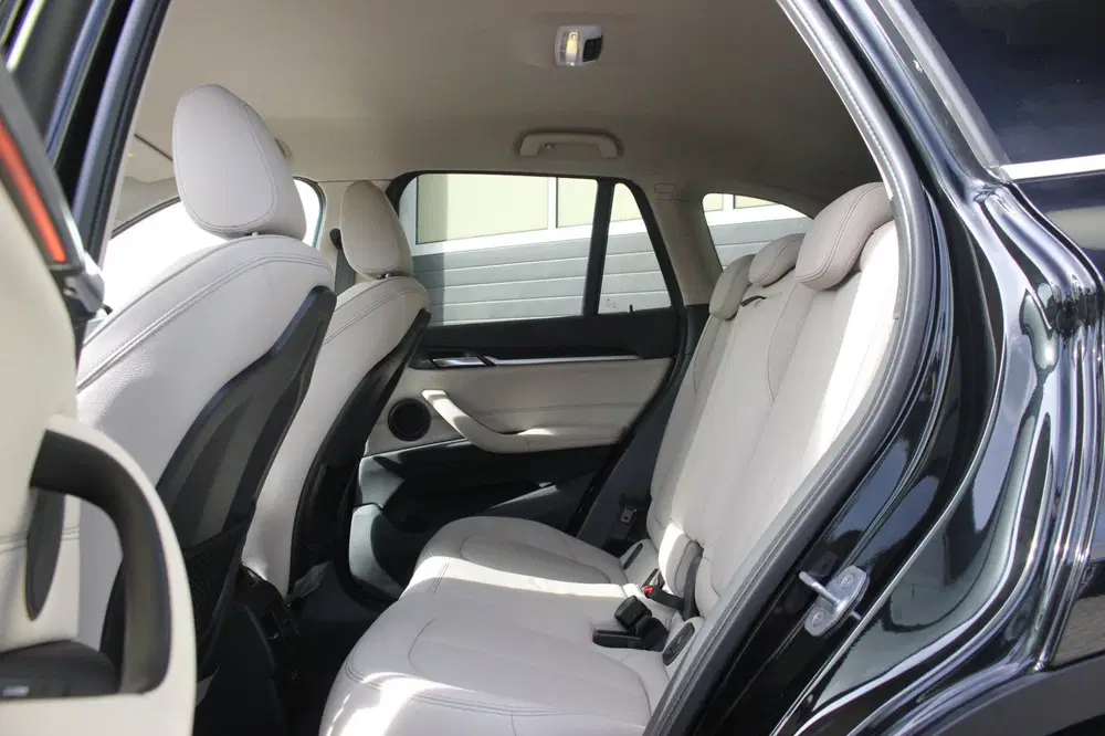 BMW X1 sDrive20i High Executive uit 2019, foto 8