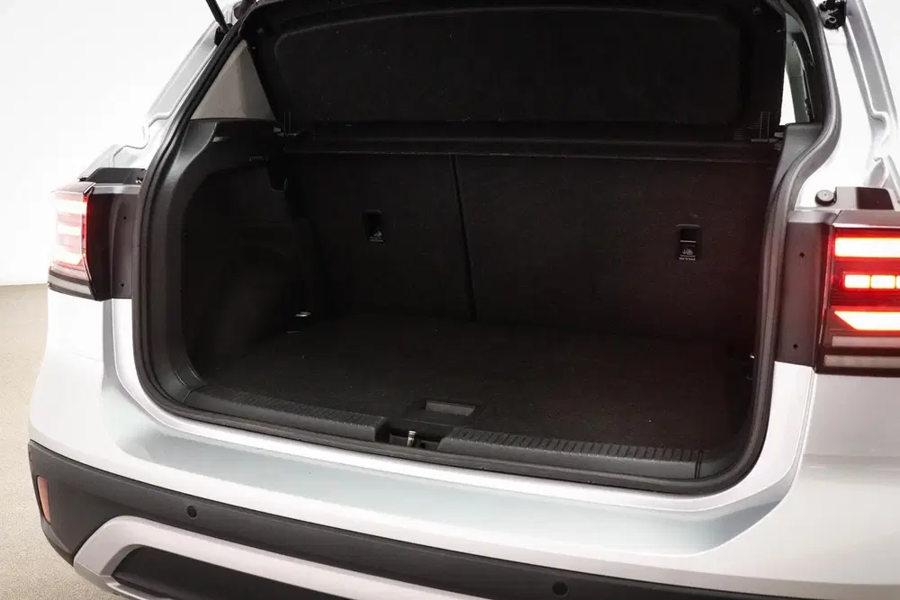 Volkswagen T-Cross 1.0 TSI Life Edition uit 2024, foto 14