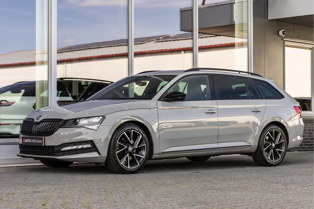 Skoda Superb 1.5 TSI ACT Sportline uit 2023, foto 13