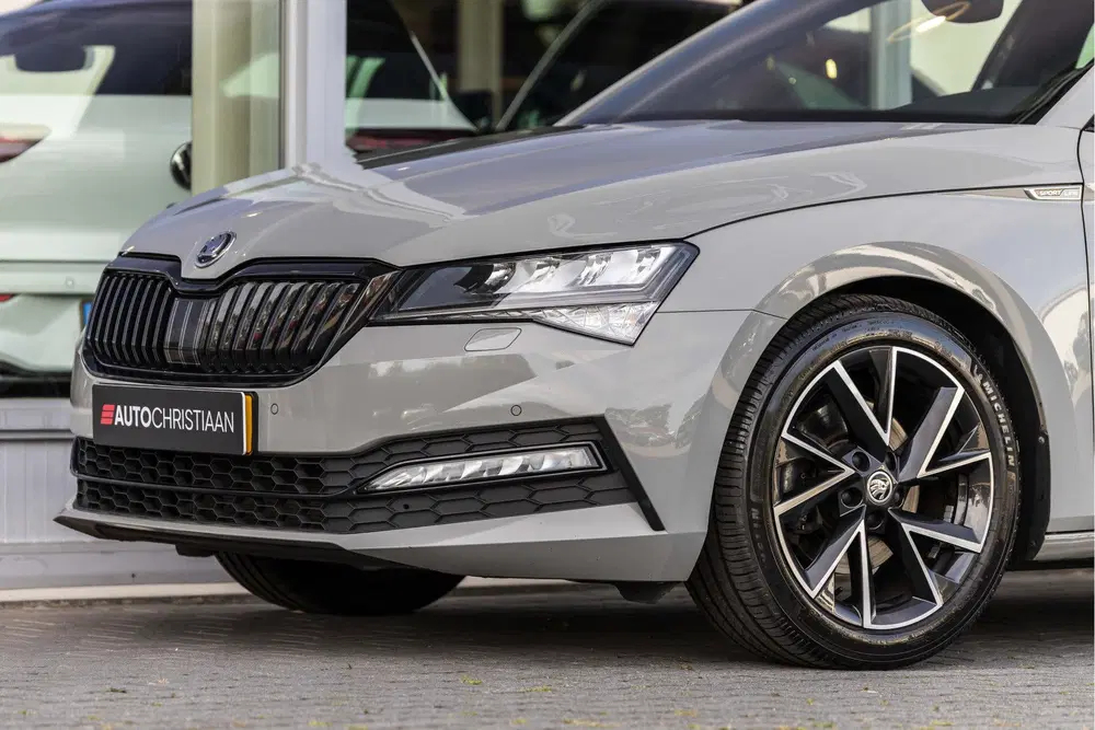 Skoda Superb 1.5 TSI ACT Sportline uit 2023, foto 14