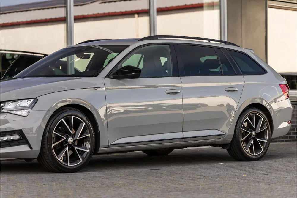 Skoda Superb 1.5 TSI ACT Sportline uit 2023, foto 15
