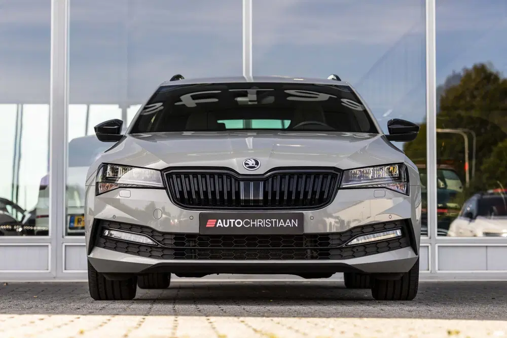 Skoda Superb 1.5 TSI ACT Sportline uit 2023, foto 3