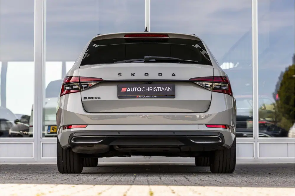 Skoda Superb 1.5 TSI ACT Sportline uit 2023, foto 4