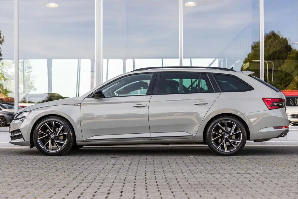 Skoda Superb 1.5 TSI ACT Sportline uit 2023, foto 5
