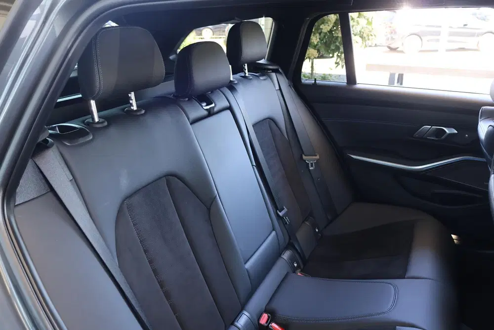BMW 3-serie 330e High Executive uit 2021, foto 10