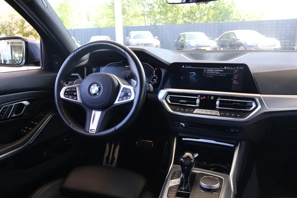 BMW 3-serie 330e High Executive uit 2021, foto 11