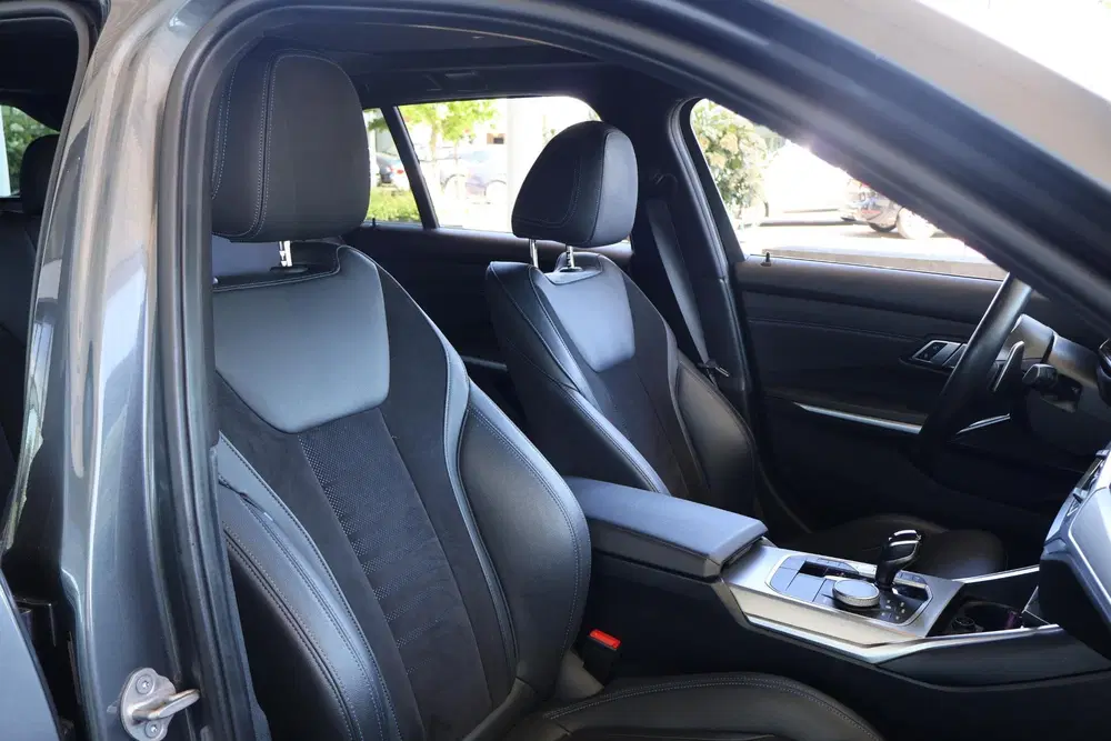 BMW 3-serie 330e High Executive uit 2021, foto 9
