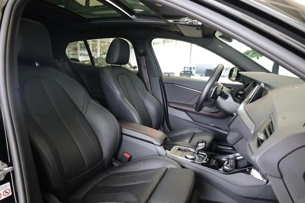 BMW 1-serie 128ti uit 2023, foto 8