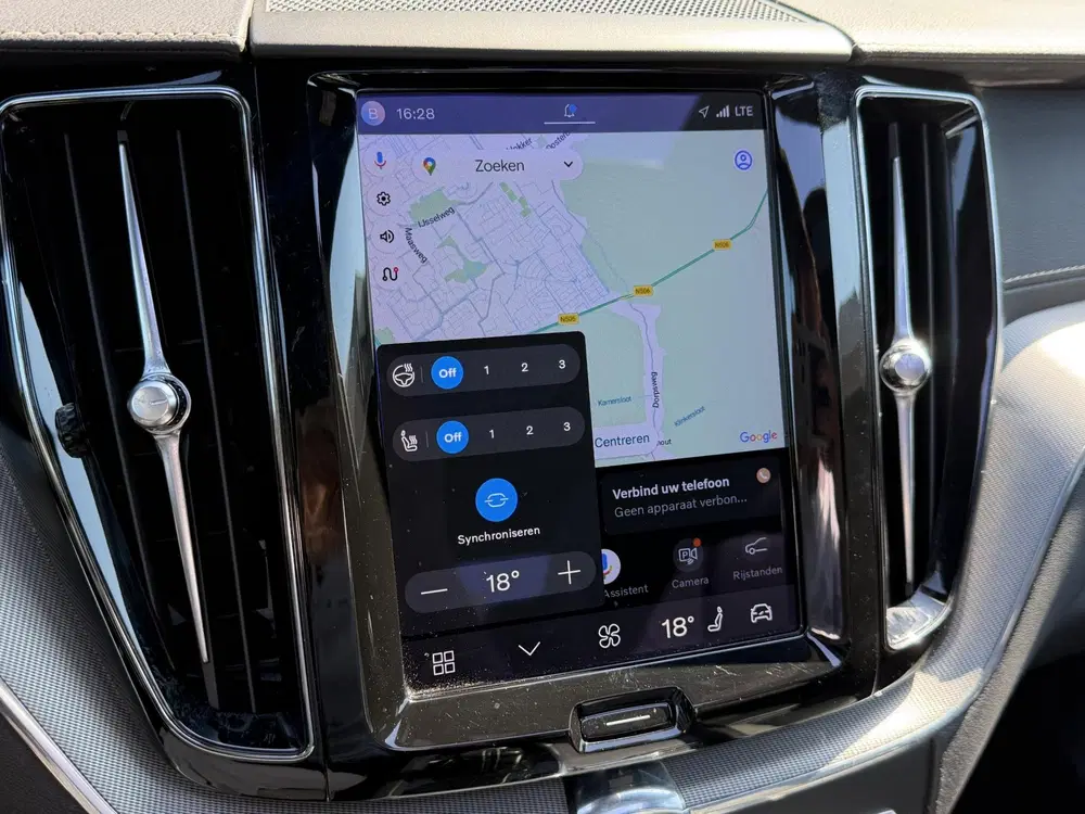Volvo XC60 2.0 T8 Plug-in hybrid AWD R-Design uit 2022, foto 14